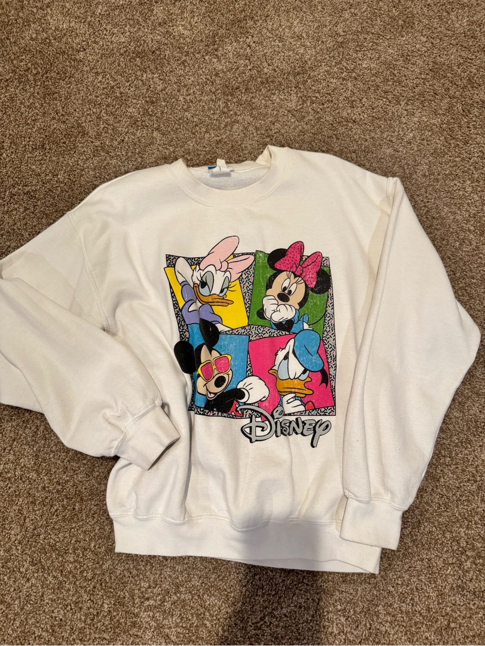 Freeze brand retro Disney White Pop-Character Graphic Crewneck